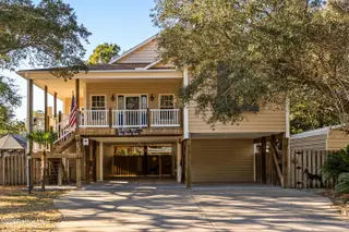 151 NW 8th Street, Oak Island, NC 28465 – photo 4: 01-kahunaphoto.com (10 of 23)