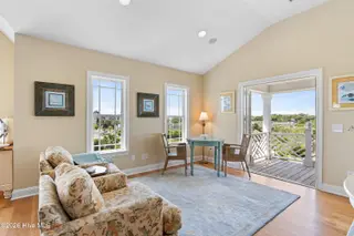1046 Tide Ridge Drive, Holden Beach, NC 28462 — 5-bedroom home in Pointe West, Holden Beach, NC, photo 21 of 72: 1046 Tide Ridge Drive