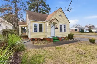 409 Perry Street, Elizabeth City, NC 27909 – photo 3: 3-web-or-mls-perryli-4
