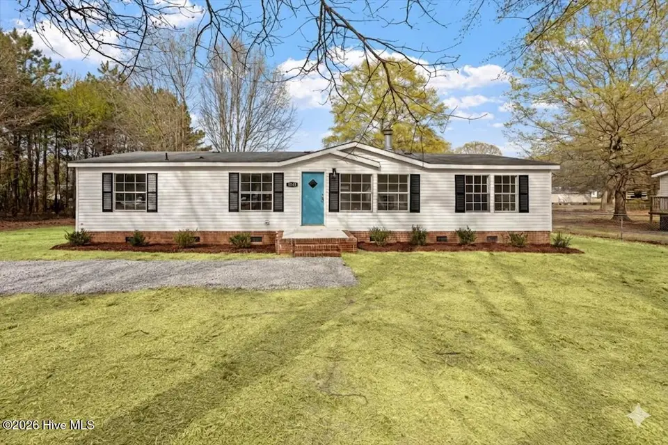 1440 Old Grantham Road, Goldsboro, NC 27530 – photo 1 of 26: 1440 Old Grantham front