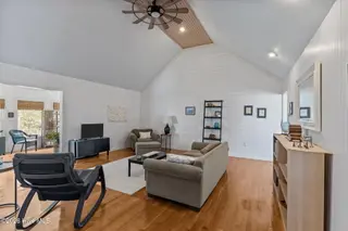 120 Pearl Drive, Beaufort, NC 28516 — 3-bedroom home in Beaufort Meadow, Beaufort, NC, photo 13 of 50: Spacious living room