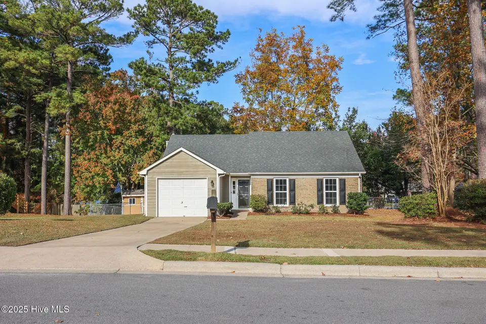 544 Shadowridge Road, Jacksonville, NC 28546 – photo 1 of 47: 544 ShadowRidge-05