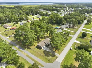 1000 Hedrick Boulevard, Morehead City, NC 28557 – photo 3: 17-web-or-mls-1000 Hedrick Blvd 017-edit