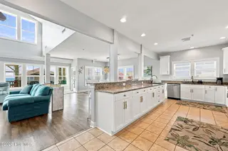 Atlantic Beach – photo 13: Kitchen