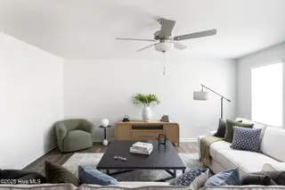 611 S Squires Run Lane, Richlands, NC 28574 – photo 17: Living Room