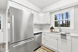 1000 Hedrick Boulevard, Morehead City, NC 28557 – photo 13: 35-web-or-mls-1000 Hedrick Blvd 056-edit