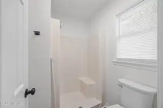 1101 Hunting Ridge Road, Wilmington, NC 28412 — 4-bedroom home in Echo East, Wilmington, NC, photo 17 of 41: Bathroom (91)