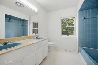 1507 Rivershore Road, Elizabeth City, NC 27909 – photo 21: Primary Ensuite Bathroom