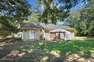 111 Lakehurst Drive, Dudley, NC 28333 – photo 6: 111 Lakehurst Dr-6 2