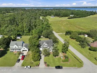 1931 Kingfisher Drive, Morehead City, NC 28557 — 3-bedroom home in Brooke Woods, Morehead City, NC, photo 2 of 40: 1931 Kingfisher Dr
