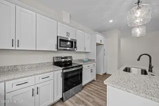 2124 Caracara Drive, New Bern, NC 28560 – photo 12: kitchen 4