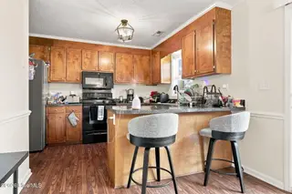 1216 Cross Creek Circle X6, Greenville, NC 27834 – photo 18: 24-web-or-mls-IMG_0020_edit