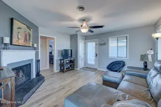 4153 Spirea Drive Unit 3, Wilmington, NC 28403 – photo 9: 9- Front entrance living area