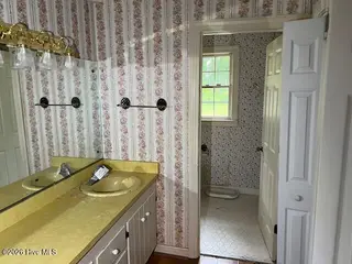 133 Perry Drive, Goldsboro, NC 27530 – photo 13: Primary Bath