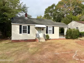 901 S Andrews Avenue, Goldsboro, NC 27530 — 2-bedroom home in Woodford, Goldsboro, NC, photo 1 of 11: front