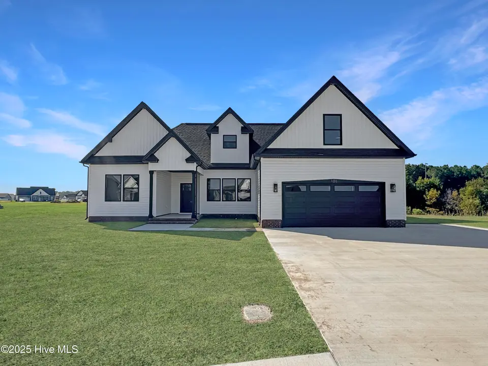 101 Yawl Street, Elizabeth City, NC 27909 – photo 1 of 16: 23c17f8819f8f5884531f0d3e33443a3e7950b30