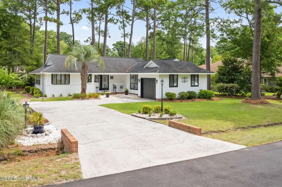 13 Calabash Drive, Calabash, NC 28467 – photo 1 of 53: 3-web-or-mls-CAMMediaLLC.com 13-39
