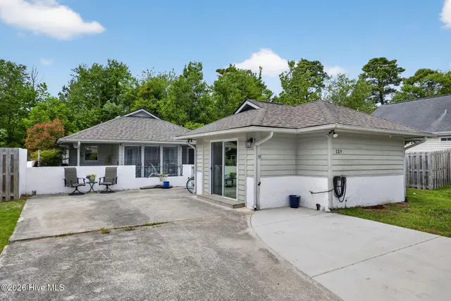 129 Red Bird Lane, Hampstead, NC 28443