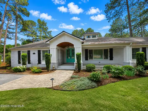 700 Linden Road, Pinehurst