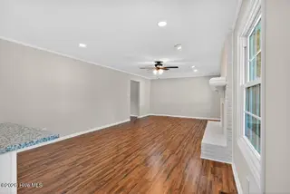 3504 Taylor Street, New Bern, NC 28560 — 4-bedroom home in Pinecrest, New Bern, NC, photo 11 of 28: Family Room