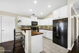 7230 Copperfield Court, Wilmington, NC 28411 – photo 15: Kitchen