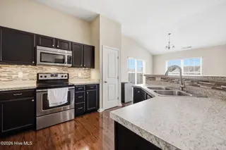 405 Rockland Drive, Greenville, NC 27858 – photo 6: 11-web-or-mls-BLS_0011