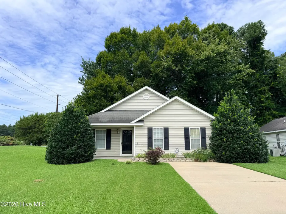 1306 Wyngate Drive, Greenville, NC 27834 – photo 1 of 7: Front of House