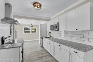 317 Brentwood Avenue, Jacksonville, NC 28540 — 4-bedroom home in Chaney Heights, Jacksonville, NC, photo 9 of 31