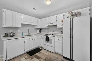 6517 Spicewood Street, Wilmington, NC 28405 — 3-bedroom home in Weatherwood, Wilmington, NC, photo 10 of 31: 6517SpicewoodStreet-18