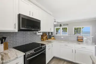 144 Great Neck Road, Havelock, NC 28532 – photo 4: Kitchen