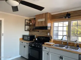 2524 Cedar Island Road, Cedar Island, NC 28520 — 2-bedroom home, Cedar Island, NC, photo 19 of 52: Kitchen