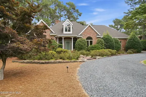 27 Mcmichael Drive, Pinehurst