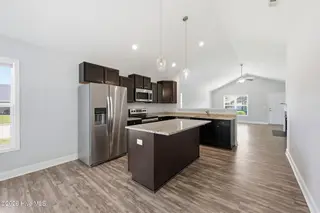 106 Heckathorne Drive, New Bern, NC 28560 — 3-bedroom home in West Crossroads, New Bern, NC, photo 6 of 33: Kitchen