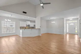 324 Foxwood Lane, Wilmington, NC 28409 – photo 7: 30-web-or-mls-DSC02413