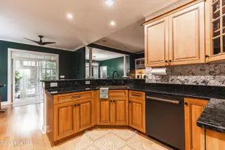 655 Creekway Circle SE, Bolivia, NC 28422 – photo 10: Kitchen