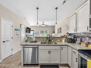 2 Catalina Circle, Swansboro, NC 28584 – photo 14: 16_025a4486