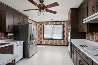 913 Robert E Lee Drive, Wilmington, NC 28412 – photo 9: kitchen-01c