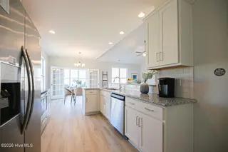 61 Bristol Bay Drive, Lake Waccamaw, NC 28450 – photo 6: Kitchen