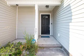 207 Seville Street, Jacksonville, NC 28546 — 3-bedroom home in Carolina Plantations, Jacksonville, NC, photo 6 of 35: Outside-8