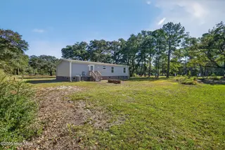 202/234 Sloop Point Road, Hampstead, NC 28443 — 4-bedroom manufactured home, Hampstead, NC, photo 11 of 55: 202SloopPointRoad-10