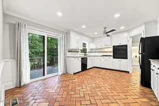 116 Oxford Road, Greenville, NC 27858 – photo 14: Kitchen