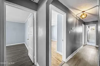 1402 Wooster Street, Wilmington, NC 28401 – photo 13: 53-web-or-mls-IMG_9575