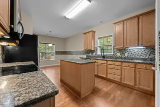 267 Sellhorn Boulevard, New Bern, NC 28562 – photo 9: 27-web-or-mls-DSC_1249