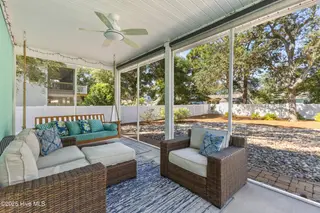 217 Sellers Street, Oak Island, NC 28465 — 3-bedroom home in Yaupon Beach, Oak Island, NC, photo 20 of 37