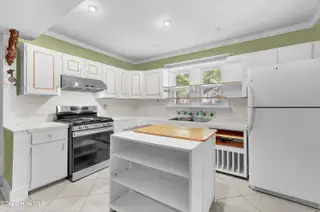 4911 Oleander Drive, Wilmington, NC 28403 – photo 8: 008_img_5384_989