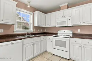 2205 Penncross Drive, Greenville, NC 27834 — 3-bedroom home in Meadow Woods, Greenville, NC, photo 10 of 37: 13-web-or-mls-BLS_0212