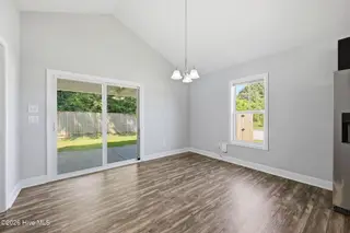 106 Heckathorne Drive, New Bern, NC 28560 — 3-bedroom home in West Crossroads, New Bern, NC, photo 10 of 33: Dining Area