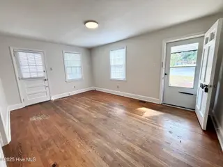 901 S Andrews Avenue, Goldsboro, NC 27530 — 2-bedroom home in Woodford, Goldsboro, NC, photo 6 of 11: IMG_9087