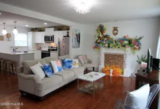 400 E 11th Street, Washington, NC 27889 – photo 7: Living room