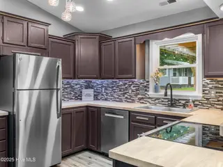 249 S Creek Drive, Jacksonville, NC 28540 – photo 12: Kitchen